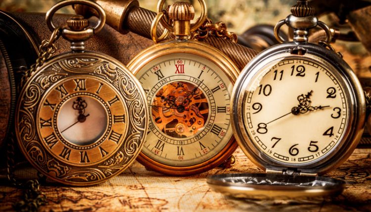 В центре Киева у профессора университета украли коллекцию старинных часов