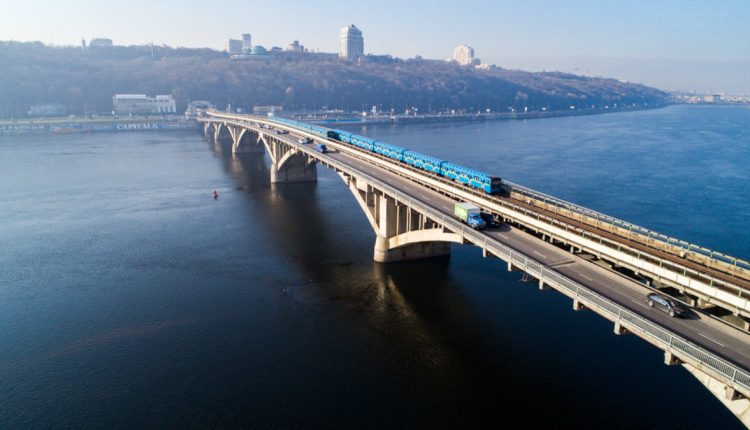 На капремонт моста Метро в Киеве потратят 1,8 млрд