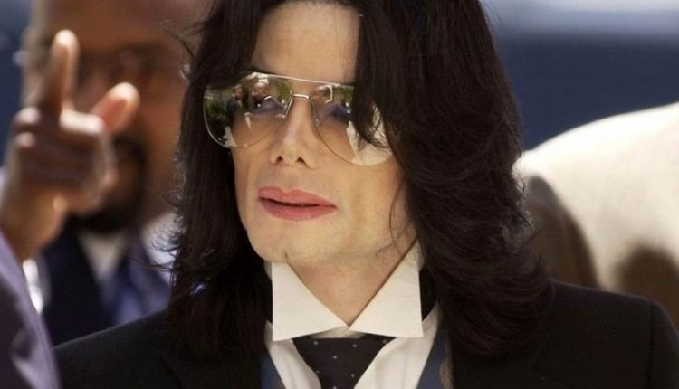 Louis Vuitton отменил продажу коллекции, посвященной Майклу Джексону