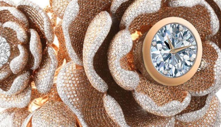 Часы-цветок с 15 тысячами бриллиантов попали в Книгу рекордов Гиннеса