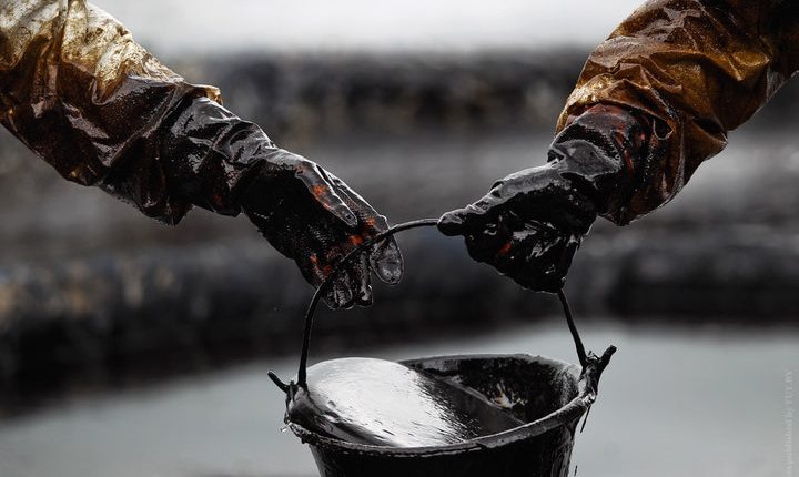Россия запретила с 1 июня экспорт нефти, угля и нефтепродуктов в Украину