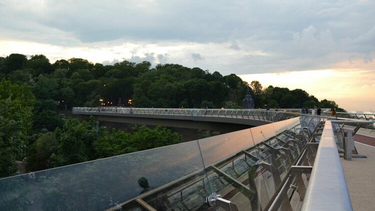 За фонтан у “моста Кличко” заплатят 4,27 млн