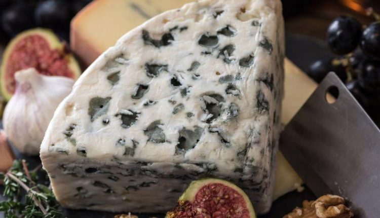 Уникальный голубой сыр продан на аукционе за рекордную сумму
