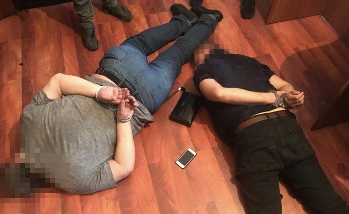 СБУ задержала в Киеве дончан, сбывавших сотни тысяч фальшивых евро