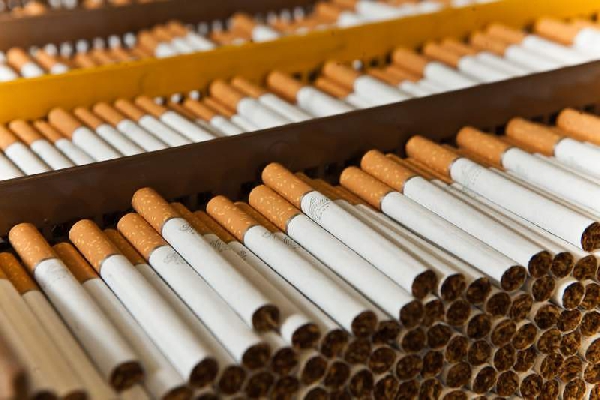 АМКУ может наказать крупнейших производителей сигарет за картельный сговор