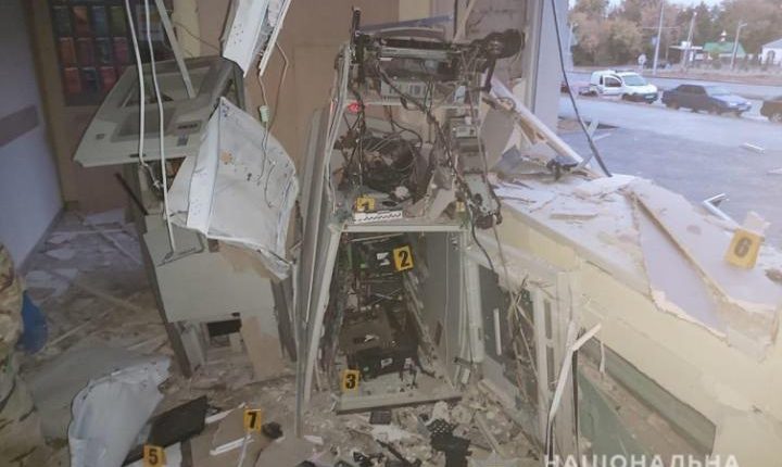 В Харькове ночью взорвали банкомат “Ощадбанка”