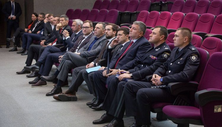 Виктор Небоженко: “Во всем мире министры приходят к президентам на пресс-конференции”