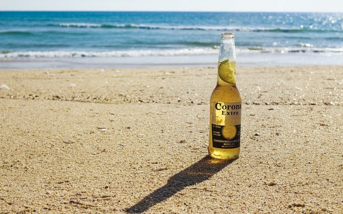 Из-за коронавируса останавливает работу производитель пива Corona