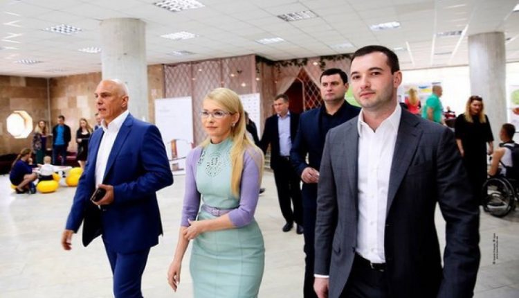 Стало известно, кому зять Юлии Тимошенко продал акции “Укрстройинвестбанка”