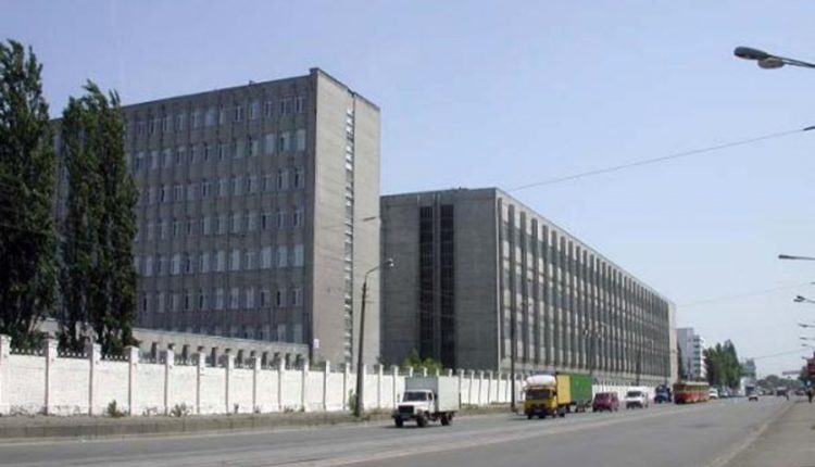 Здание Киевского радиозавода стало объектом рейдерского захвата