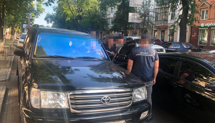 В Киеве задержали майора СБУ, вымогавшего $3 тысячи за трудоустройство в спецслужбу