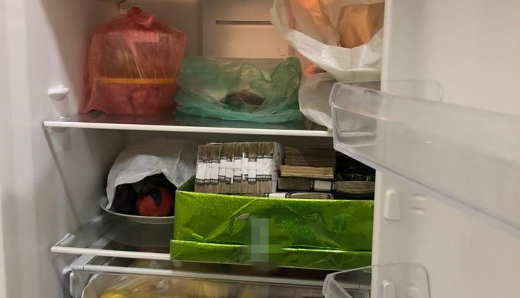 СБУ нашла миллион в холодильнике руководителя “Укразлизныци”