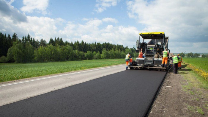 916 млн из COVID-фонда на ремонт дорог Прикарпатья получило окружение Коломойского