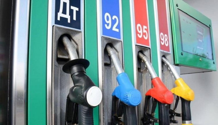 Минэкономики повысило максимальные цены на дизтопливо и бензин