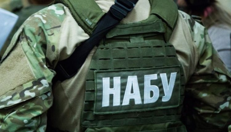 За замглавы Харьковского облсовета и адвоката внесли залог по делу о миллионной взятке