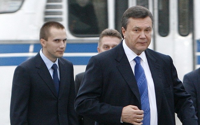 НАБУ попросит Интерпол объявить в розыск Януковича и его сына