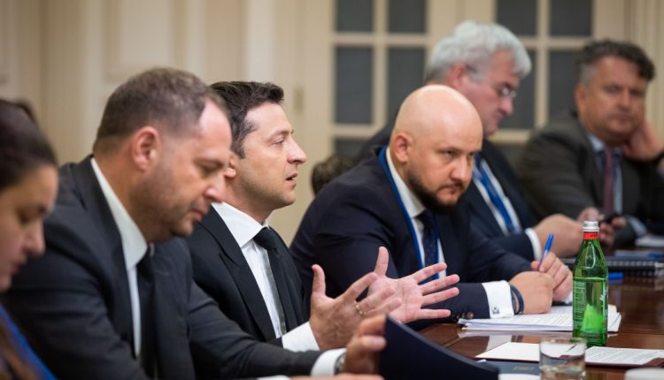 Зеленский в США предложил бизнесменам “стать частью процесса трансформации Украины”
