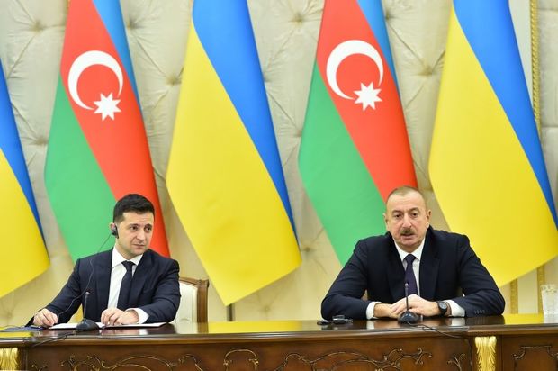 Азербайджан готов обеспечить Украину топливом для посевной