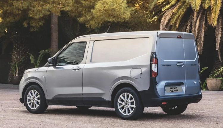 Двигуни Ford Transit Courier: порівняння бензинового та дизельного