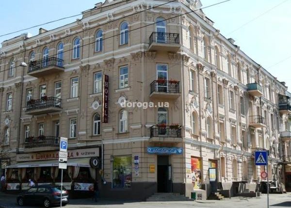 Заложенный отель в центре Киева хотят “толкнуть” по схеме за “гроши”